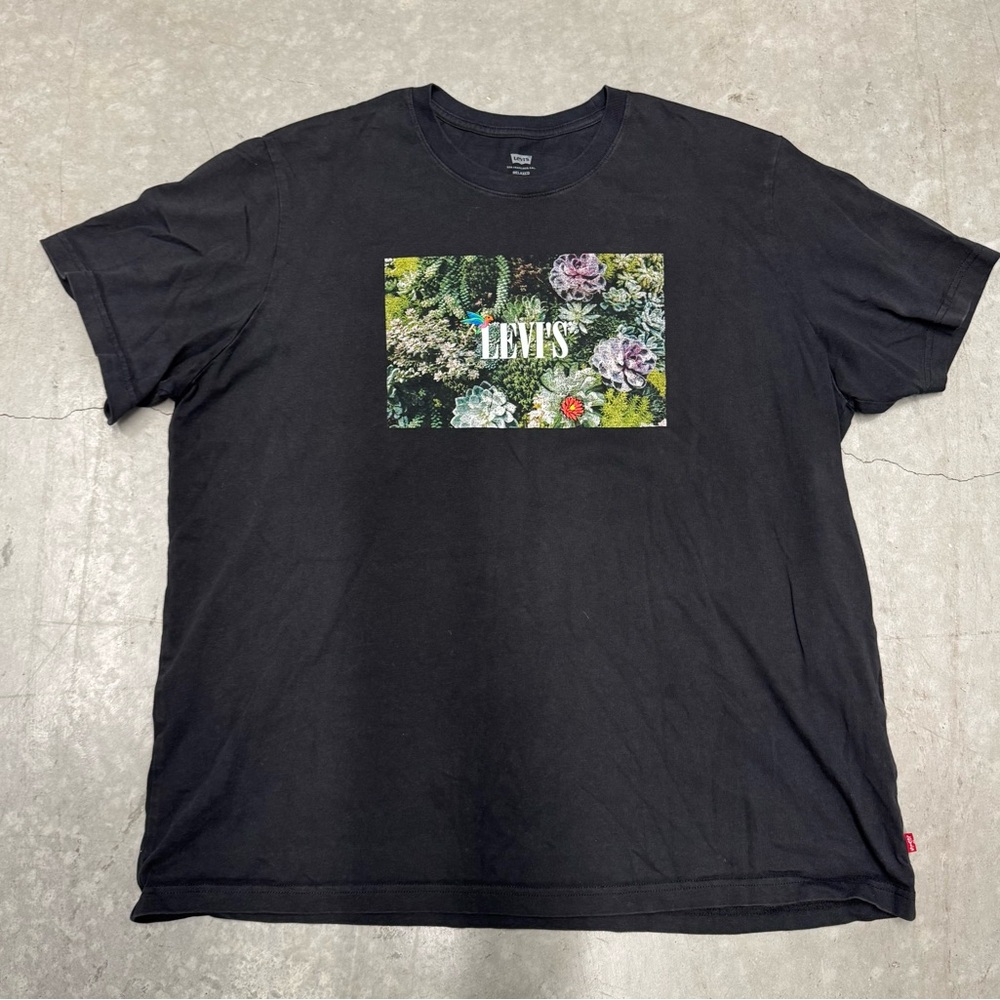 Levi's Black Tee with Floral Graphic-xl
